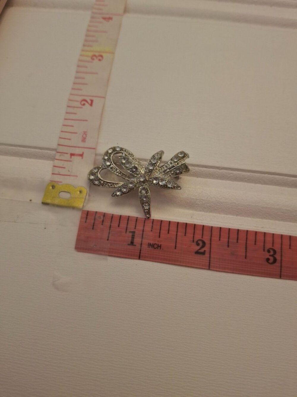 Vintage Rhinestone Bow Brooch Silver Tone Crystal Ribbon Bridal Glam Pin 2" - Picture 3 of 5